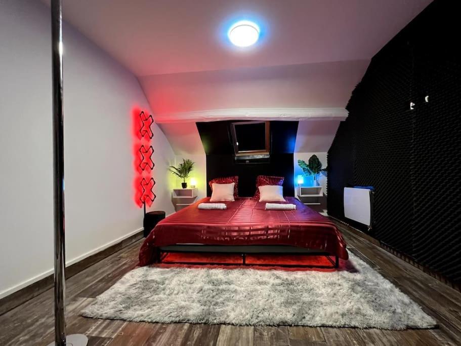 Red Love-Room / Balneo & Plus ! Souppes-sur-Loing Exterior foto